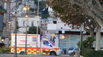 La paura di essere stati contagiati si trasforma in psicosi: è corsa ai tamponi in Costa d'Amalfi