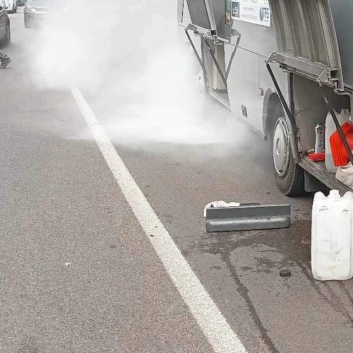 Fiamme su un autobus diretto a Ravello