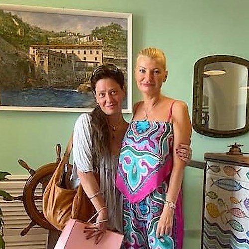 Giovanna Mezzogiorno si concede una vacanza in Costiera Amalfitana: per l'attrice soggiorno all'Hotel Marmorata 