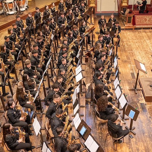 Giuseppe Mansi di Ravello con la "Sonora Junior Sax" conquista il secondo posto al Concorso Mondiale per Orchestre Giovanili 