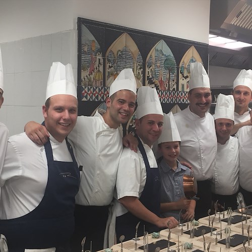 Henry, 'piccolo lord' con la passione per la cucina: indimenticabile esperienza al Rossellini’s di Ravello [FOTO]  
