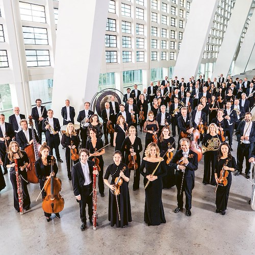 L'ultimo appuntamento sinfonico del Ravello Festival 2023 brilla con la Frankfurt Radio Symphony