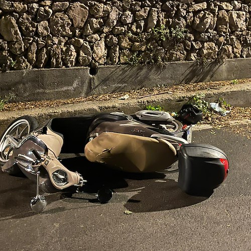 Marmorata, incidente sulla Statale: coinvolte due giovani donne a bordo di uno scooter /foto