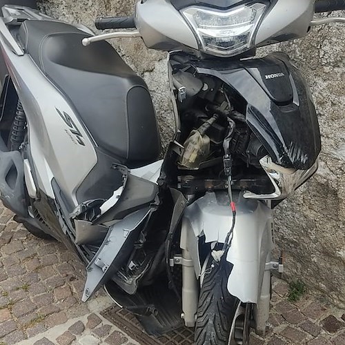 Minori, Costiera Amalfitana. Scontro tra moto e scooter, due feriti al pronto soccorso di Castiglione [FOTO]