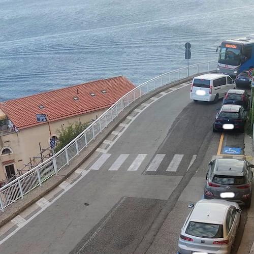 Ospedale Costa d'Amalfi, consigliere Di Palma chiede rifacimento strisce pedonali sbiadite e istituzione parcheggio rosa