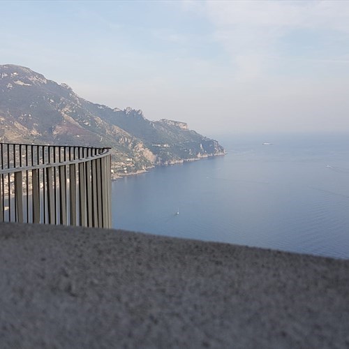 Ravello, apre Villa La Rondinaia: un relais di lusso sulla Costiera Amalfitana con lo studio di Gore Vidal che diventa un museo