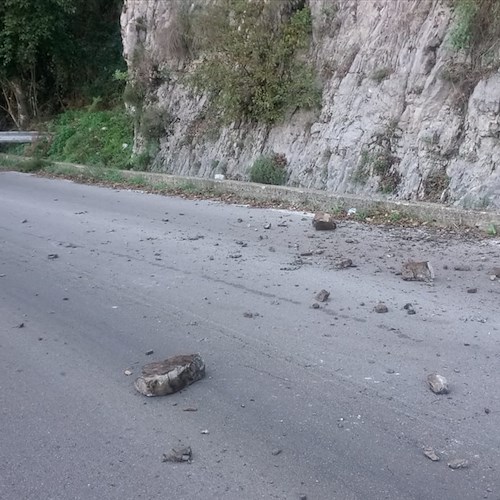 Ravello-Chiunzi, ancora pietre sulla provinciale. Provincia ancora assente [FOTO]