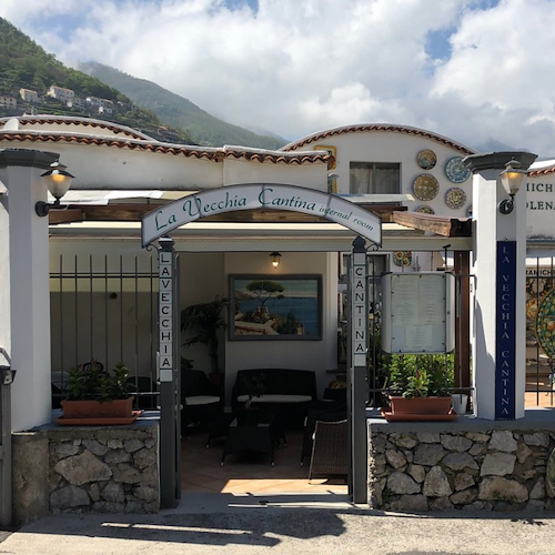 Ravello, Ristorante Pizzeria La Vecchia Cantina assume personale per la stagione 2022