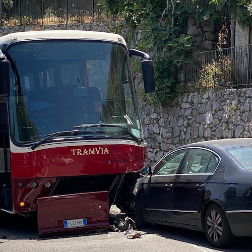 Ravello. Scontro frontale con Bus turistico sulla Strada Provinciale 1 