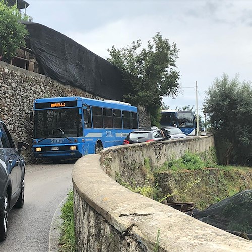 Ravello: semaforo in tilt, traffico e disagi a Civita [FOTO]