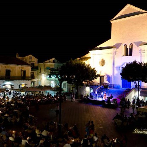 Ravello, stasera in piazza Annalia Perna e la canzone napoletana a “Strangers in the night”