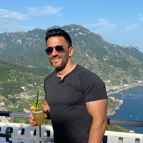 Relax in Costa d'Amalfi per Jason Cerbone, attore de "I Soprano" e "CSI: Miami" / FOTO 