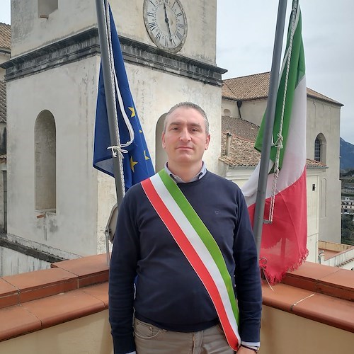 Sindaco di Scala positivo al Covid: «Io e la mia famiglia stiamo bene»